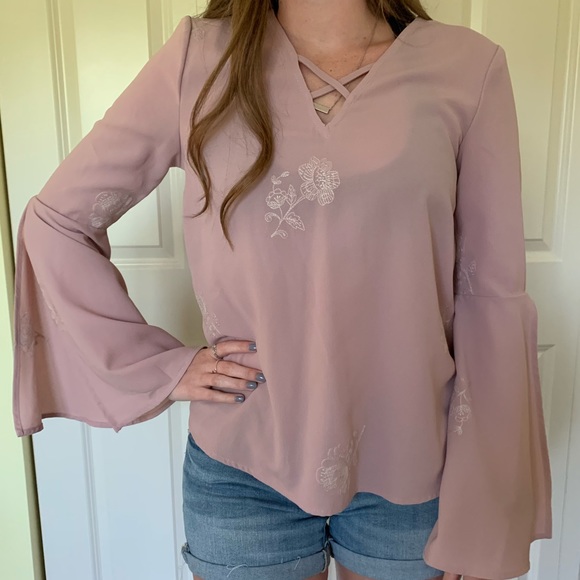 Francesca's Collections Tops - Francesca’s Taupe Blouse